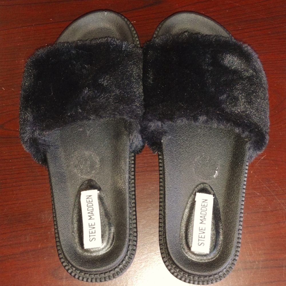 Steve Madden slides